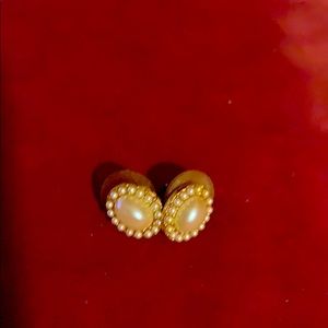 Pearl like earrings